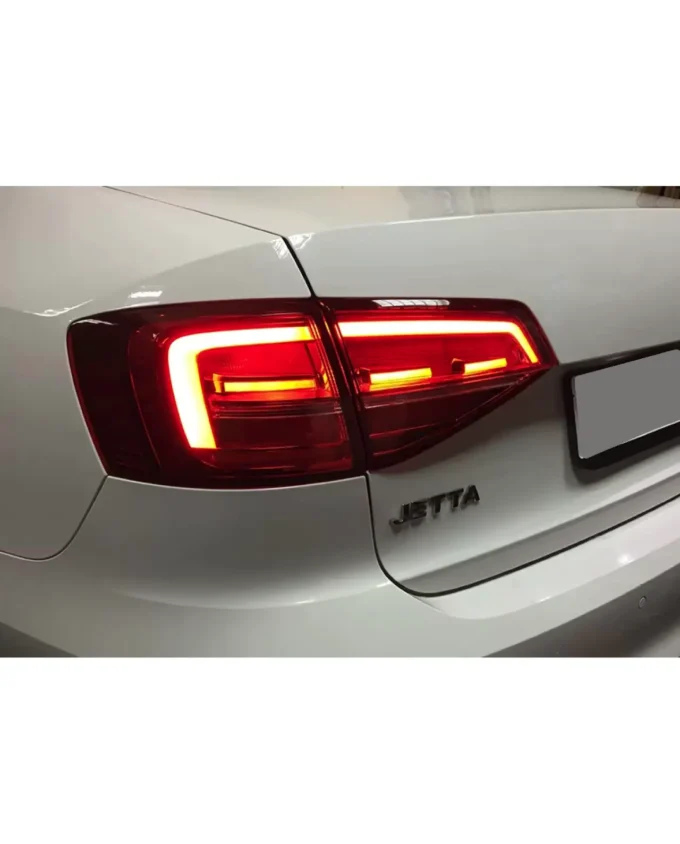 Jetta zibintas masinoje